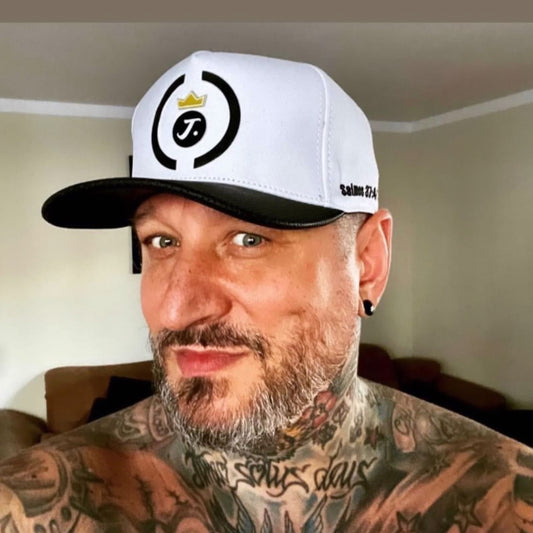 King Black-White Premium Cap